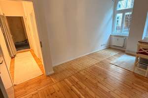 Bezugsfrei! Mitte! Gesundbrunnen! Tolle Dielen| Einbauküche | hohe Decken | Grünblick