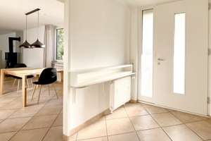 Lichtdurchfluteter Atrium Bungalow (4-Zimmer) mit Garten in Gräfelfing in ruhiger, sonniger Lage – Die vollständige Adresse der Immobilie erhältst du vom Anbieter., 82166 Gräfelfing – Vorschaubild 2