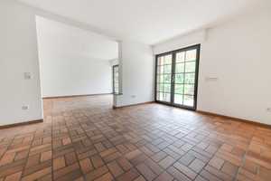Haus im Finca-Style mit Garten + Terrasse + Balkon + Kamin + Doppelgarage – Bochum – Vorschaubild 9