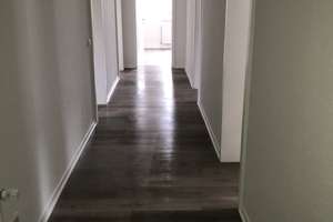 Kinderfreundliche 4-Zimmer-Wohnung mit Balkon in Krefeld – Weyerhofstraße 3, 47803 Inrath/Kliedbruch, Krefeld – Vorschaubild 2