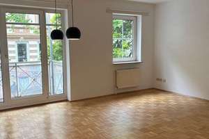 Licht.Lage.Lebensgefühl. Attraktive Wohnung mit Einbauküche, Balkon & Stellplatz