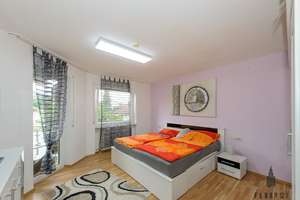 Familienidyll in ruhiger Lage – 4,5 Zimmer mit viel Platz und Charme – Die vollständige Adresse der Immobilie erhältst du vom Anbieter., 78247 Hilzingen – Vorschaubild 3