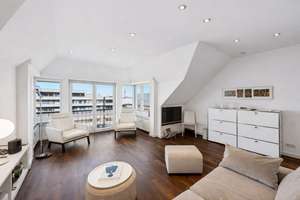 Stilvolles Wohnen an bester Adresse! Bezugsfreie 2-Zimmer-Dachgeschosswohnung am Kurfürstendamm