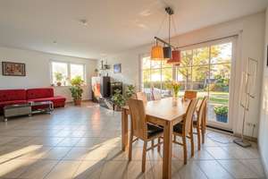 Idyllisches Einfamilienhaus in Wassernähe – großzügiges Grundstück in Berlin-Karolinenhof – Die vollständige Adresse der Immobilie erhältst du vom Anbieter., 12527 Schmöckwitz, Berlin – Vorschaubild 3