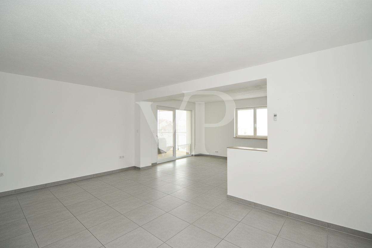 Immobilie in Vohburg an der Donau - Großzügiges Zweifamilienhaus mit Gartenvielfalt und modernem Wohngefühl - Bild 1