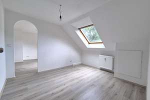 Ein Rückzugsort hoch oben – Dachwohnung mit Charme / A retreat up high – charming top-floor apartmen – Gartsträucherstraße 92, 47137 Untermeiderich, Duisburg – Vorschaubild 13