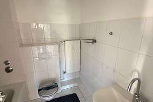 Komplett sanierte 4-Zimmer-Wohnung mit Balkon Kiel Holtenau *nur schriftl.Anfragen* – Richthofenstraße 41, 24159 Holtenau, Kiel – Vorschaubild 12