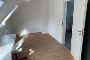 Möblierte Dachgeschosswohnung in Quadrate inkl. Nebenkosten und Strom. – K4 23, 68159 Innenstadt/Jungbusch, Mannheim – Vorschaubild 7