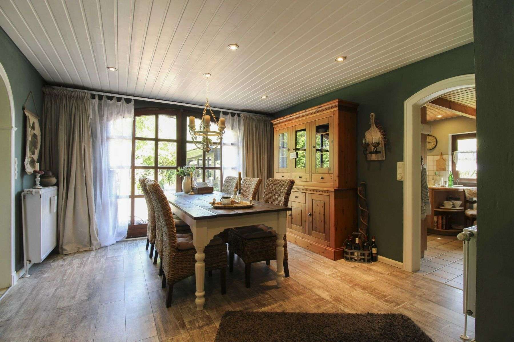 Immobilie in Wischhafen - Reetdachidylle in ruhiger Feldrandlage von Wischhafen - Landhaus mit Ferienwohnung - Bild 1