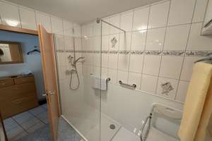 Gepflegte 2,5-Zimmer-Wohnung in Oberhausen mit 100 qm Garten und Tiefgaragenstellplatz – Ferdinand Straße 64, 46147 Sterkrade-Nord, Oberhausen – Vorschaubild 9