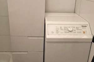 Möblierte, neuwertige 2,5-Zimmer-Wohnung mit zwei Balkonen und EBK in zentraler Lage – Friedhoftstrasse 25, 70191 Am Pragfriedhof, Stuttgart – Vorschaubild 9
