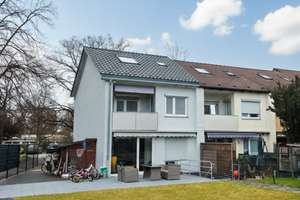 Luxuriöse 4,5-Zimmer-Reiheneckhaus mit großem Garten in Reutlingen – Heilbronner Straße 119, 72760 Reutlingen-Mitte, Reutlingen – Vorschaubild 3