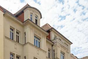 "Kleine, freie Altbauwohnung mit großem Erker, Parkett und Stuck am Steinplatz/ Südvorstadt" – 4275 Südvorstadt, Leipzig – Vorschaubild 3