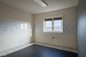 Koblenz - Moderne und gemütlich ausgestattete Wohnung, Bahnhofsnähe mit Blick ins Grüne und über die – Die vollständige Adresse der Immobilie erhältst du vom Anbieter., 56073 Süd, Koblenz – Vorschaubild 10