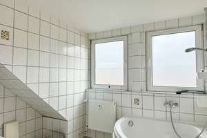 Lebendiges Kiel: Helle 2-Zimmer-Wohnung mit Balkon – Die vollständige Adresse der Immobilie erhältst du vom Anbieter., 24143 Gaarden-Ost, Kiel – Vorschaubild 9