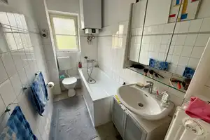 Investieren mit Stil: Altbauwohnung in der Künstlerkolonie nahe Rüdesheimer Platz – Berlin – Vorschaubild 4