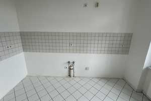 1. OG/ großes Wohnzimmer + Balkon / Stellplatz mögl. ! – Palmstraße 8, 9130 Chemnitz – Vorschaubild 9
