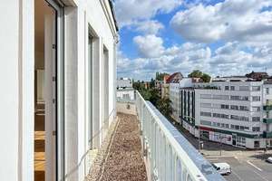 Geräumige Dachgeschosswohnung nah Schloß Charlottenburg - 2 Zimmer am Mierendorffplatz – Osnabrücker Straße 27, 10589 Charlottenburg, Berlin – Vorschaubild 4