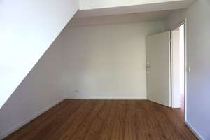 Neu ausgebautes Dachgeschoss!
2-Zi-Wohnung mit Einbauküche in Bramfeld! – Olewischtwiet 41 a, 22177 Bramfeld, Hamburg – Vorschaubild 4