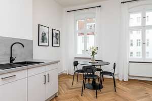 1-bedroom apartment in a prime location of Zehdenicker Str —quiet and centrally located! – Die vollständige Adresse der Immobilie erhältst du vom Anbieter., 10119 Prenzlauer Berg, Berlin – Vorschaubild 3