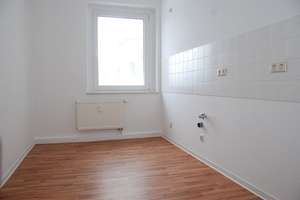 Frisch sanierte Altbauwohnung mit Tageslichtbad – Humboldtstr. 20, 9130 Sonnenberg, Chemnitz – Vorschaubild 2