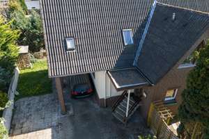 Viel Platz für die Familie – 7-Zimmer-Haus mit Garagen und Carport – Die vollständige Adresse der Immobilie erhältst du vom Anbieter., 38518 Gifhorn – Vorschaubild 2
