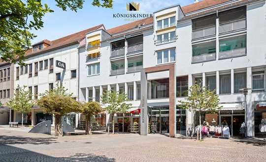 Exquisite 3,5 Zimmerwohnung mit Seesicht,
zentral gelegen, Aufzug, Tiefgarage, sofort verfügbar