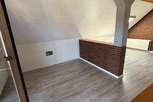 Gepflegte Doppelhaushälfte mit Garten, Garage, Terrasse und großzügiger Galerie – Chausseestraße 59a, 16259 Bad Freienwalde (Oder) – Vorschaubild 5