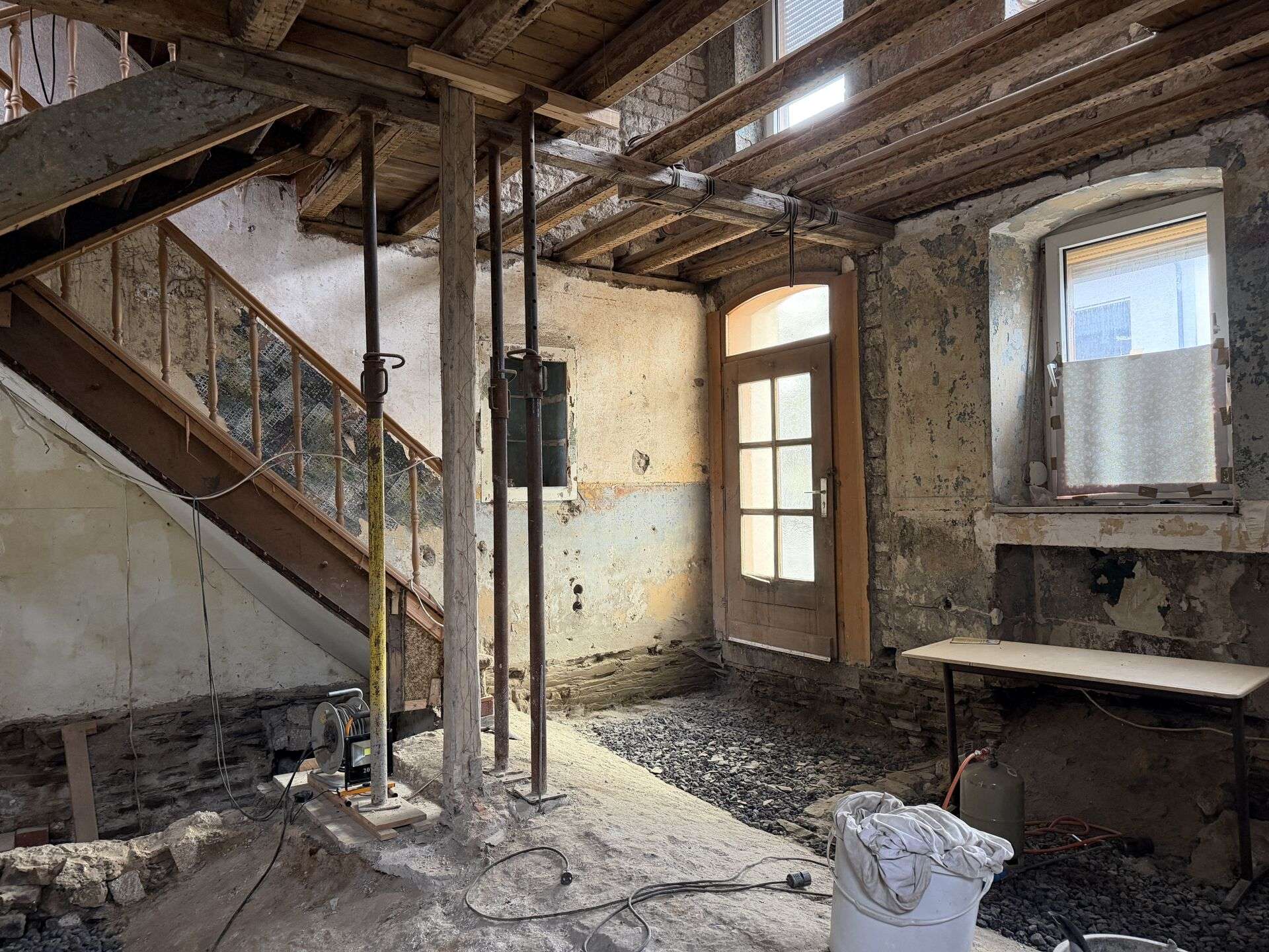 Entkerntes Wohnhaus mit Innenhof und Nebengebäuden in Münstermaifeld!, Mayen Koblenz Kreis – Bild 4