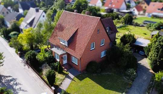 Bild von Gepflegtes Zweifamilienhaus mit Garten in ruhiger Lage