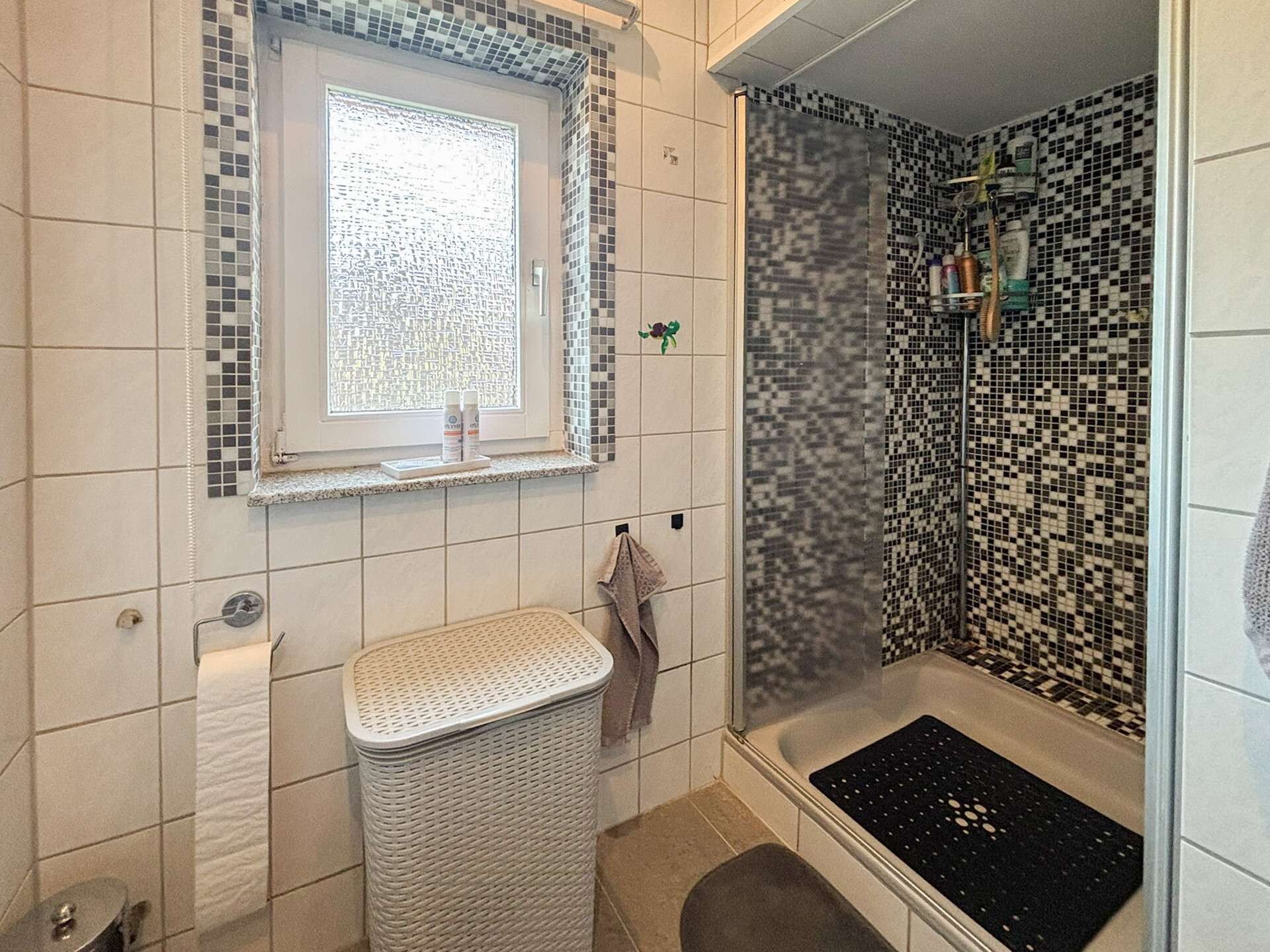 Immobilie in Birken-Honigsessen - Charmantes Einfamilienhaus mit Garten und Stellplätzen nahe Wissen! - Bild 0