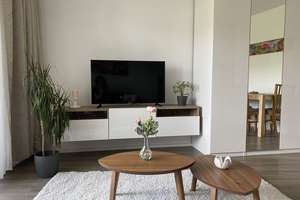 Sanierte 1 Zimmer Wohnung, Loggia, IKEA-möbliert, neues Bad, ruhige Hoflage