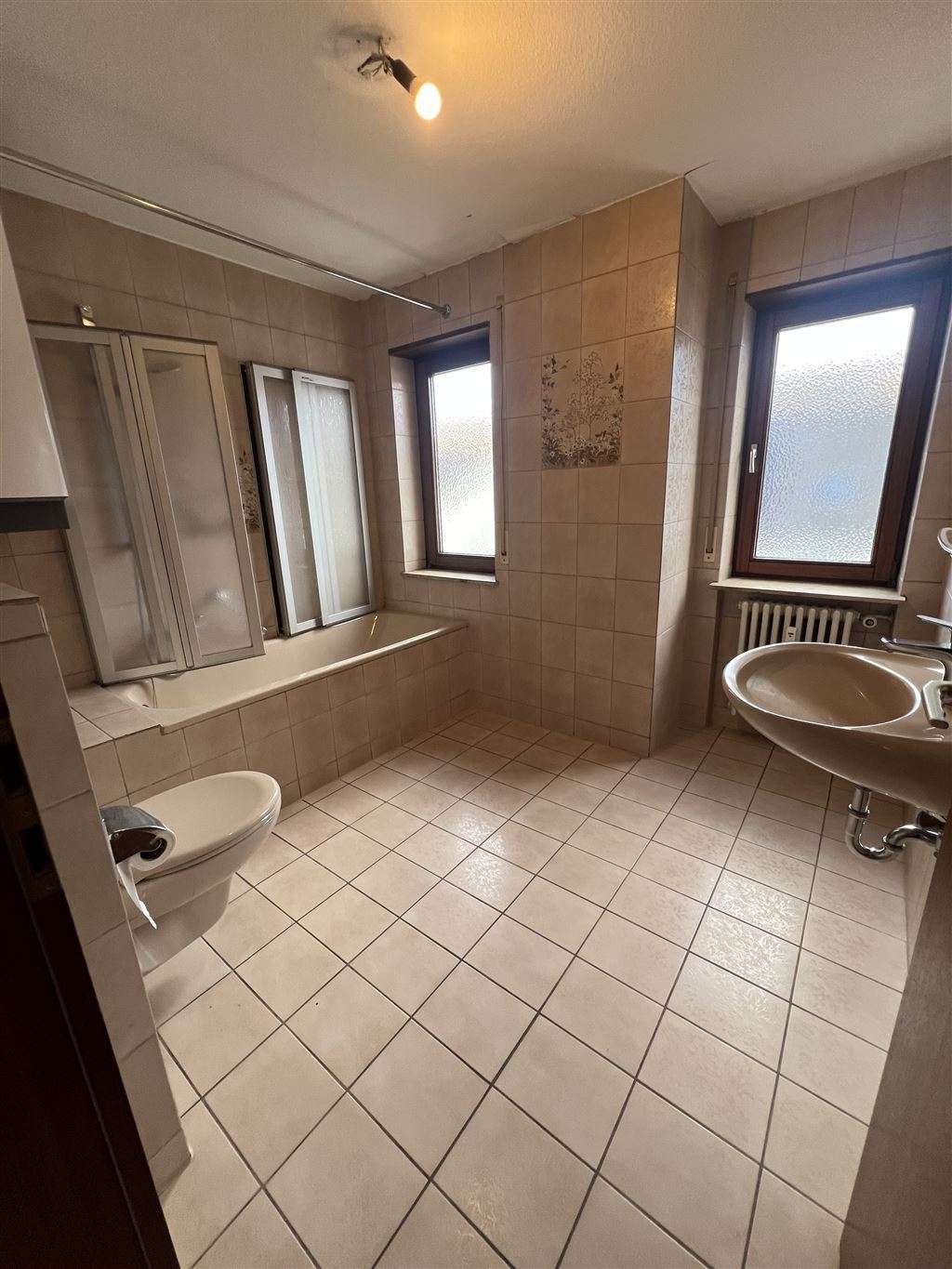 Immobilie in Dettingen an der Erms - Attraktive 3-Zimmer-Wohnung in Dettingen an der Erms – großer Balkon & Top-Grundriss - Bild 0