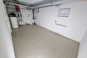 Modernes Familienhaus mit Dachterrasse in Regensburg-Burgweinting – einziehen und zuhause ankommen – Die vollständige Adresse der Immobilie erhältst du vom Anbieter., 93053 Burgweinting-Harting, Regensburg – Vorschaubild 19