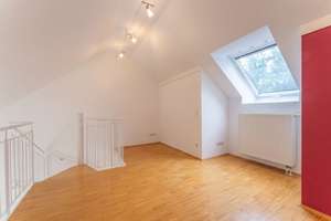 Lichtdurchflutete Maisonettewohnung mit Galerie und sonniger Dachterrasse – Die vollständige Adresse der Immobilie erhältst du vom Anbieter., 81927 Englschalking, München – Vorschaubild 9