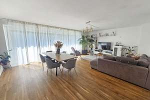 Befristete Untermiete für 2 Jahre:  Stilvolle lichtdurchflutete 4-Zimmer-Wohnung mit 2 Balkonen 