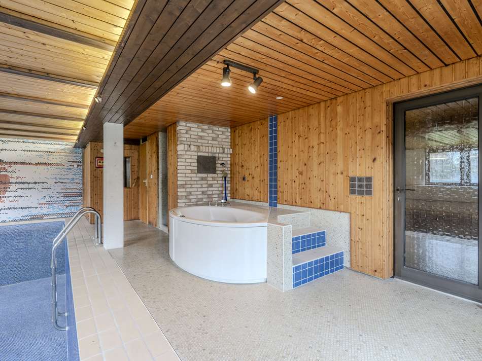 1009971f-247e-45bd-8ea5-8a767f