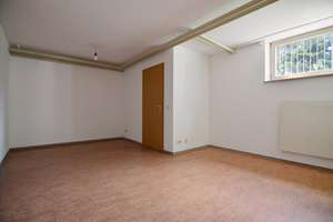 Split-Level-Bungalow mit großzügigem Raumkonzept und sonnigem Garten in ruhiger Lage Trudering – Die vollständige Adresse der Immobilie erhältst du vom Anbieter., 81735 Waldtrudering, München – Vorschaubild 19