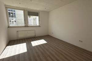 ATTRAKTIVE 2-ZIMMERWOHNUNG MIT DACHTERRASSE IN DER HEILBRONNER INNENSTADT – 74072 Heilbronn, Heilbronn – Vorschaubild 2