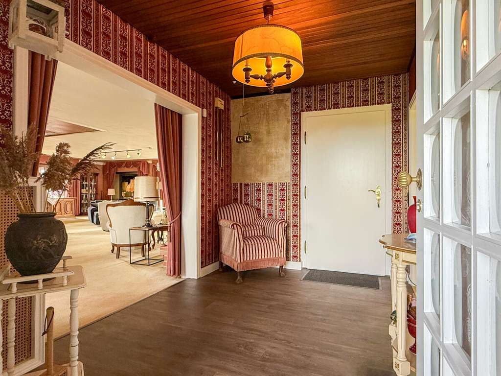 Immobilie in Südbrookmerland - Sanierungsbedürftiger Bungalow im Villenstil mit traumhaftem Grundriss - Bild 4