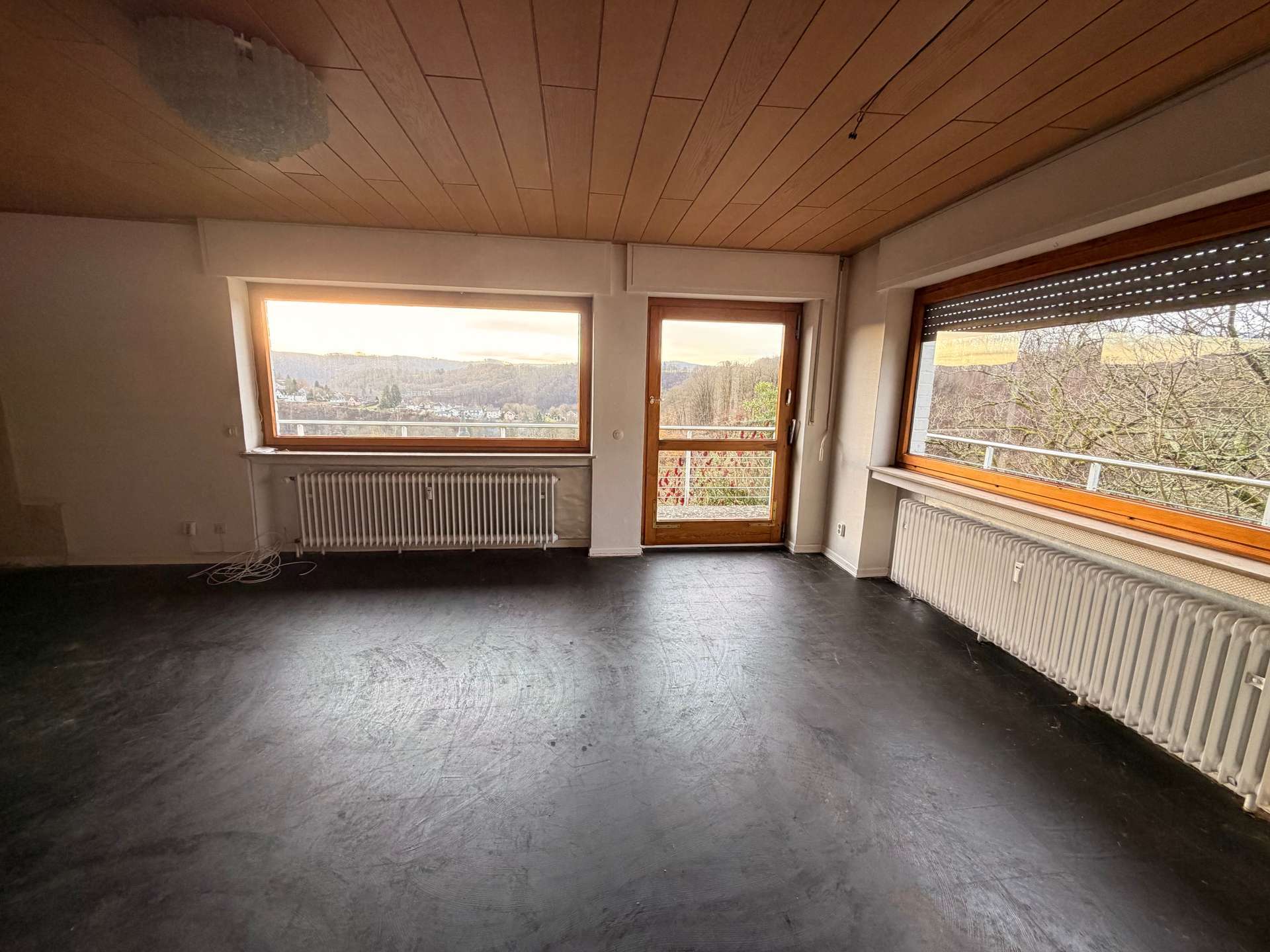 Immobilie in Windeck - Vermietetes Zweifamilienhaus für Mehrgenerationenwohnen in Top Lage - Bild 0