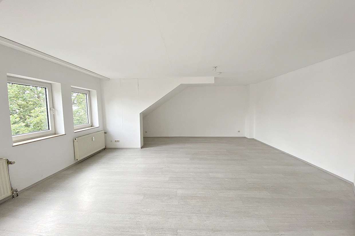 Immobilie in Stockstadt am Main - HELLE DACHGESCHOSSWOHNUNG MIT MODERNEM GRUNDRISS, TG- UND AUßENSTELLPLATZ!
 - Bild 0