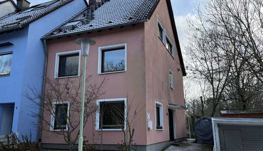 Bild von Charmantes Reihenendhaus mit viel Licht, Studio und Garten – ein Zuhause zum Ankommen