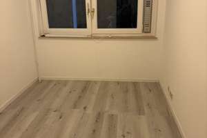 Renovierter Bungalow mit großer Terrasse, hellem Wohnbereich & Garage – Hamburg 22399 – 22399 Hummelsbüttel, Hamburg – Vorschaubild 16