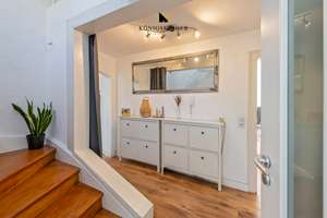 Sonnige 5 Zimmerwohnung auf 2 Etagen mit großem Balkon und Kamin – Die vollständige Adresse der Immobilie erhältst du vom Anbieter., 70569 Kaltental, Stuttgart – Vorschaubild 8