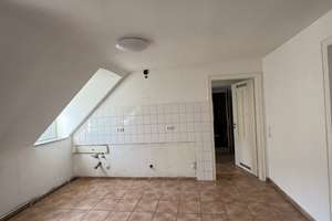 Helle 2-Zimmer- Dachgeschosswohnung in Aachen ab sofort zu vermieten – Küpperstraße 1, 52066 Burtscheider Kurgarten, Aachen – Vorschaubild 5