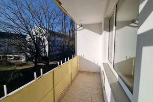 Frisch renoviert: Helle 3-Zimmer-Wohnung in Linden mit Balkon und Garagenanmietung – Liepmannstraße 12, 30453 Limmer, Hannover – Vorschaubild 1