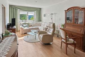 Attraktive 4-Zimmer-Wohnung mit Balkon in gepflegter Wohnanlage in Berlin – Die vollständige Adresse der Immobilie erhältst du vom Anbieter., 13059 Neu-Hohenschönhausen, Berlin – Vorschaubild 2