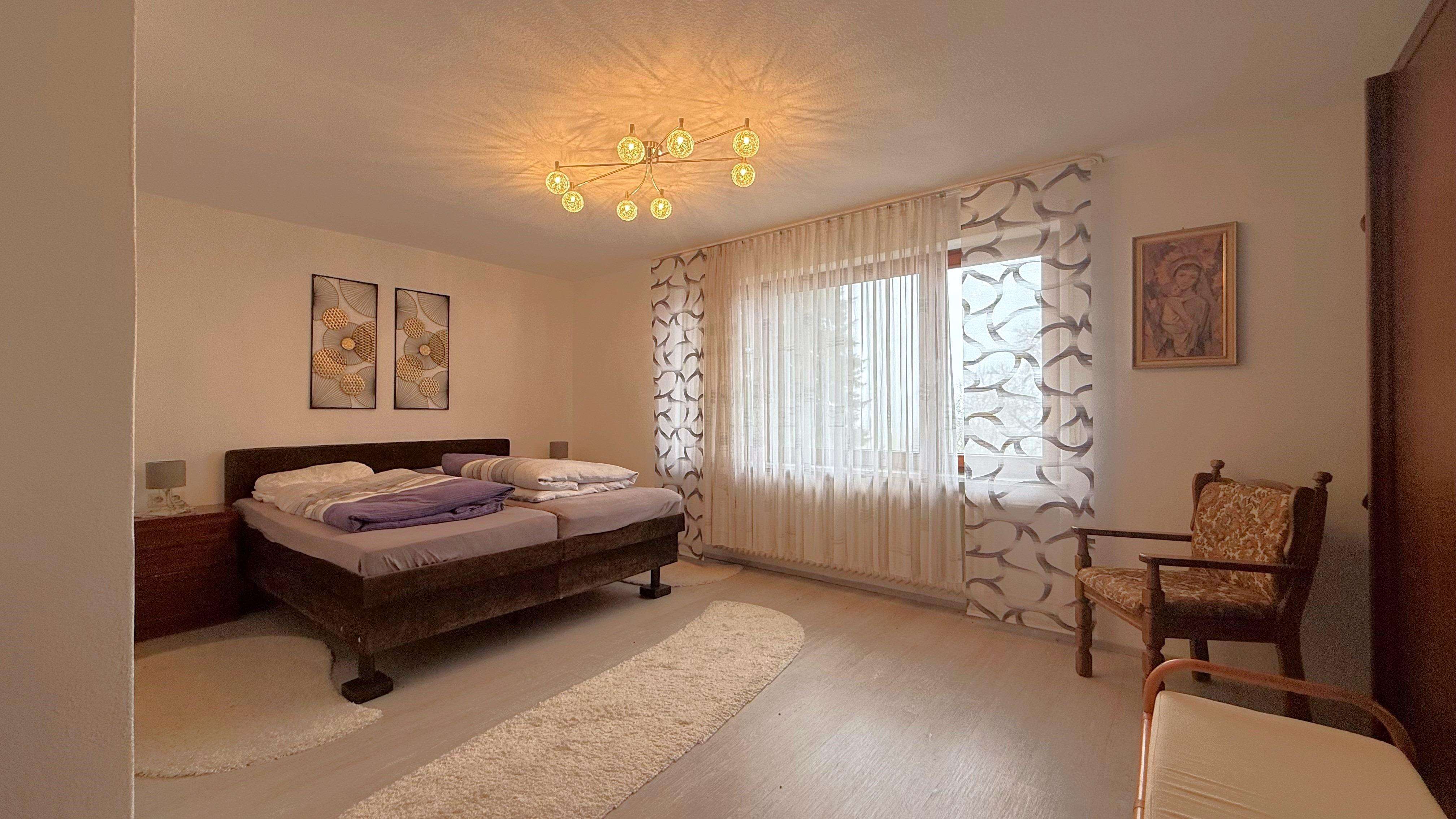 Immobilie in Neuhausen ob Eck - Familienhaus mit XXL Werkstatt - Bild 0