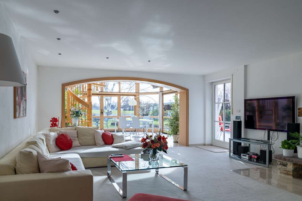 Immobilie in Germaringen - Einziehen, Wohlfühlen, Zuhause sein – Exklusives EFH in ruhiger Ortsrandlage mit Weitblick - Bild 1